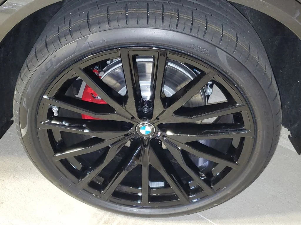 Used 2026 Green BMW sDrive40i image 5