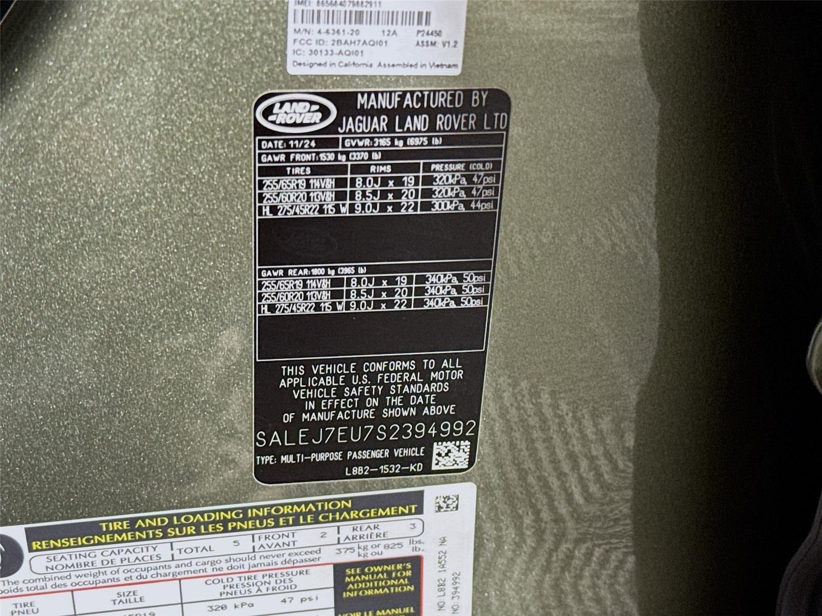 Used 2025 Pangea Green Metallic Land Rover S image 34