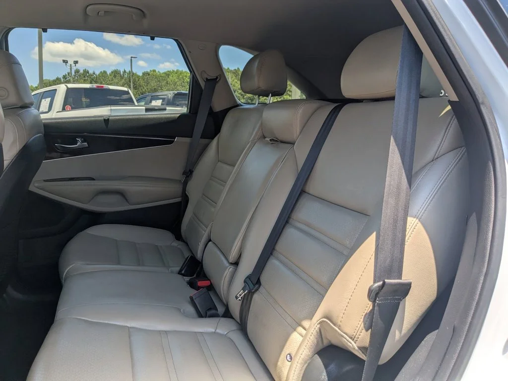 Used 2017 Snow White Pearl Kia EX image 22
