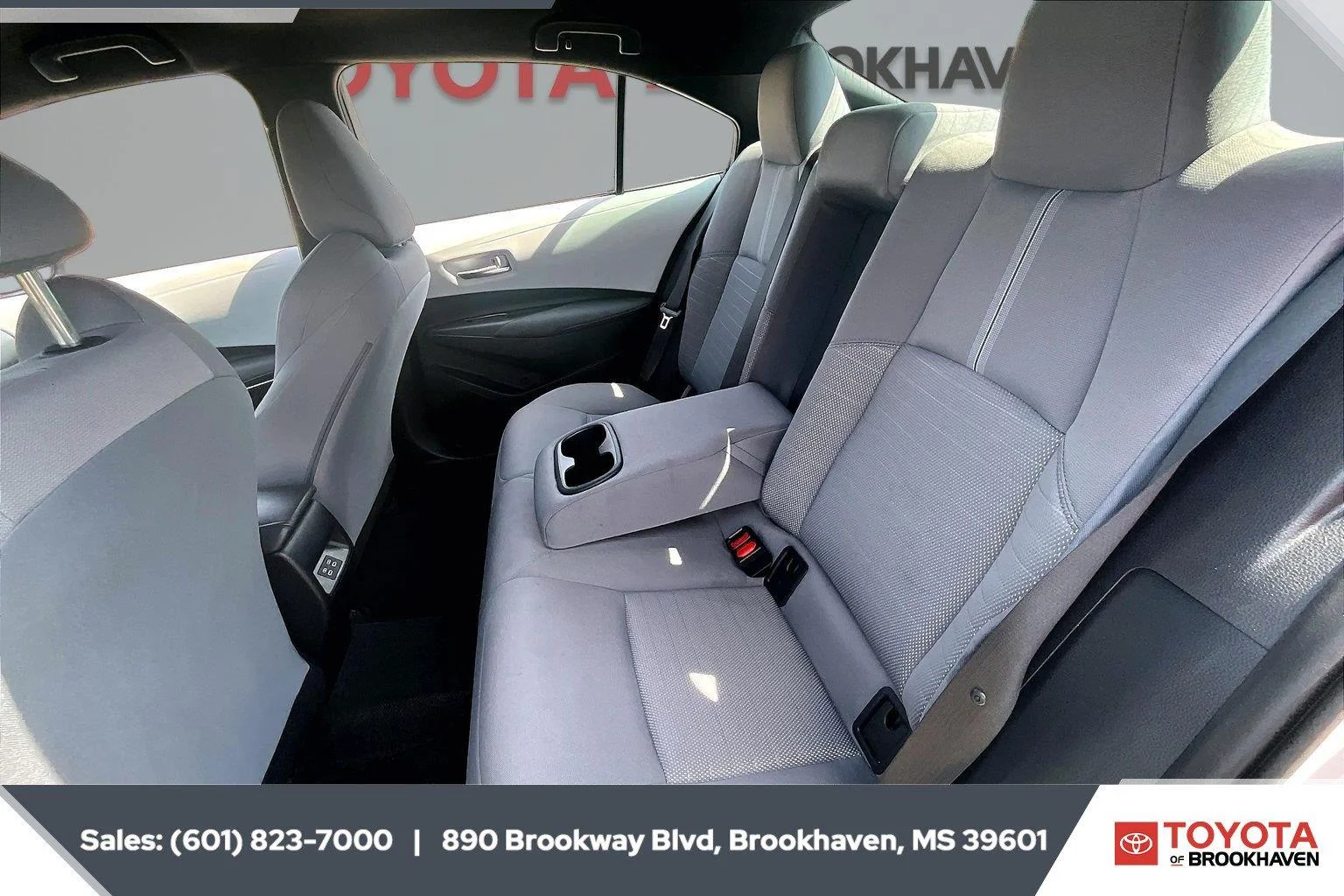 Used 2025 Ice Cap Toyota SE image 19