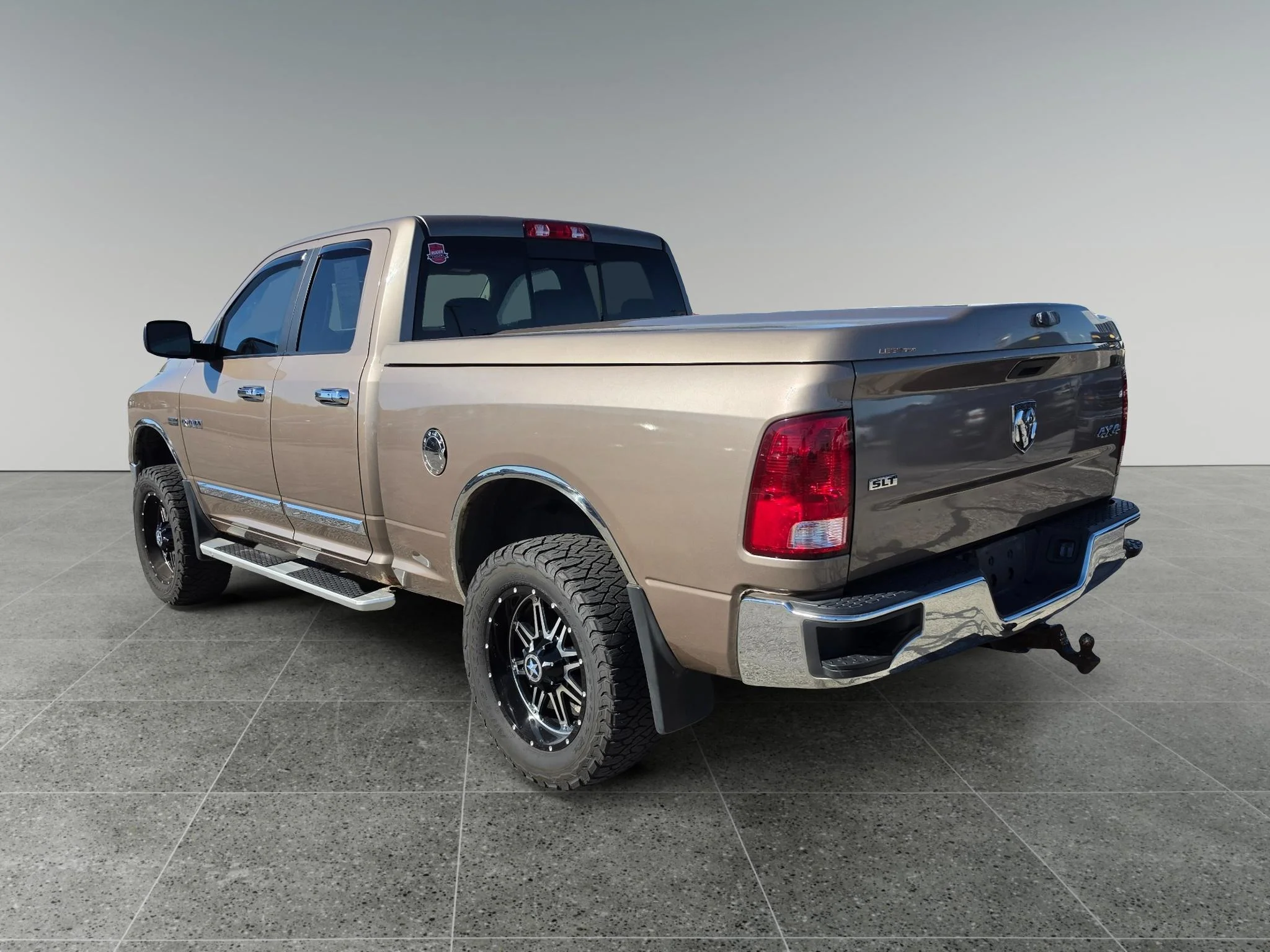 Used 2009 Austin Tan Pearlcoat Dodge SLT image 4