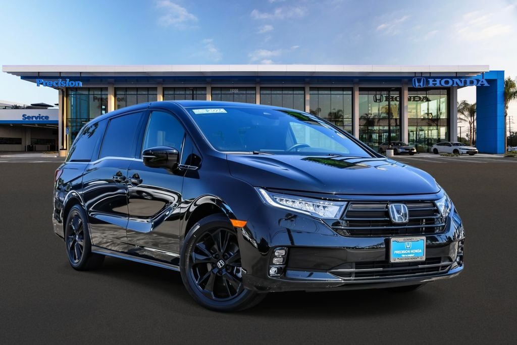 2024 Honda Odyssey SPORT's photo