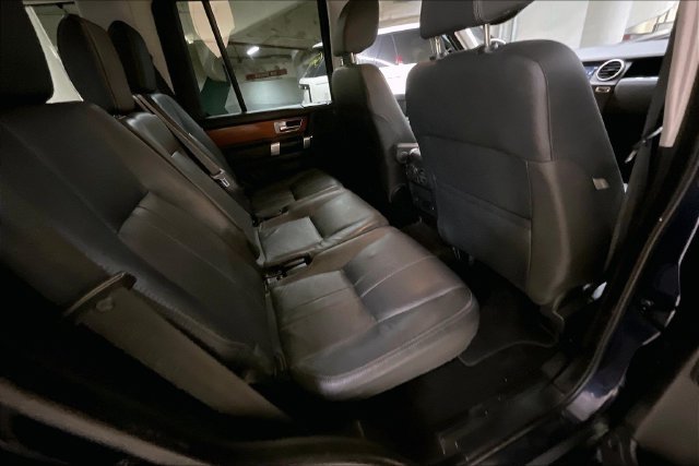 Used 2016 Blue Land Rover HSE image 12