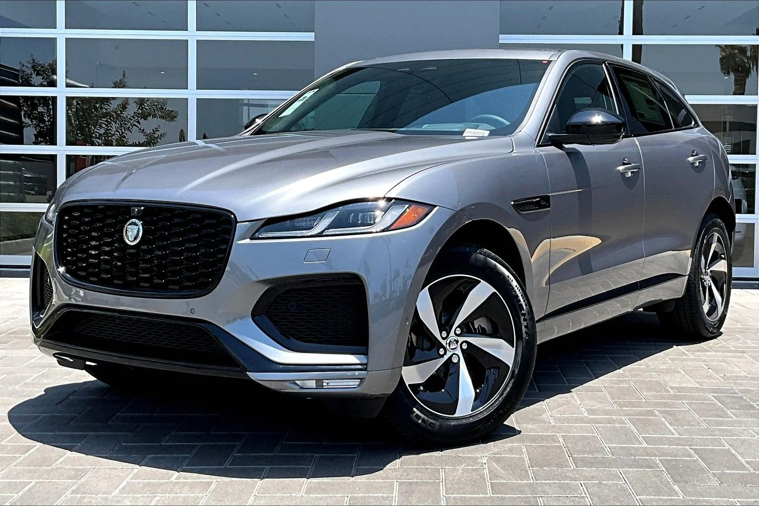 2026 Jaguar F-PACE P400 R-Dynamic S's photo
