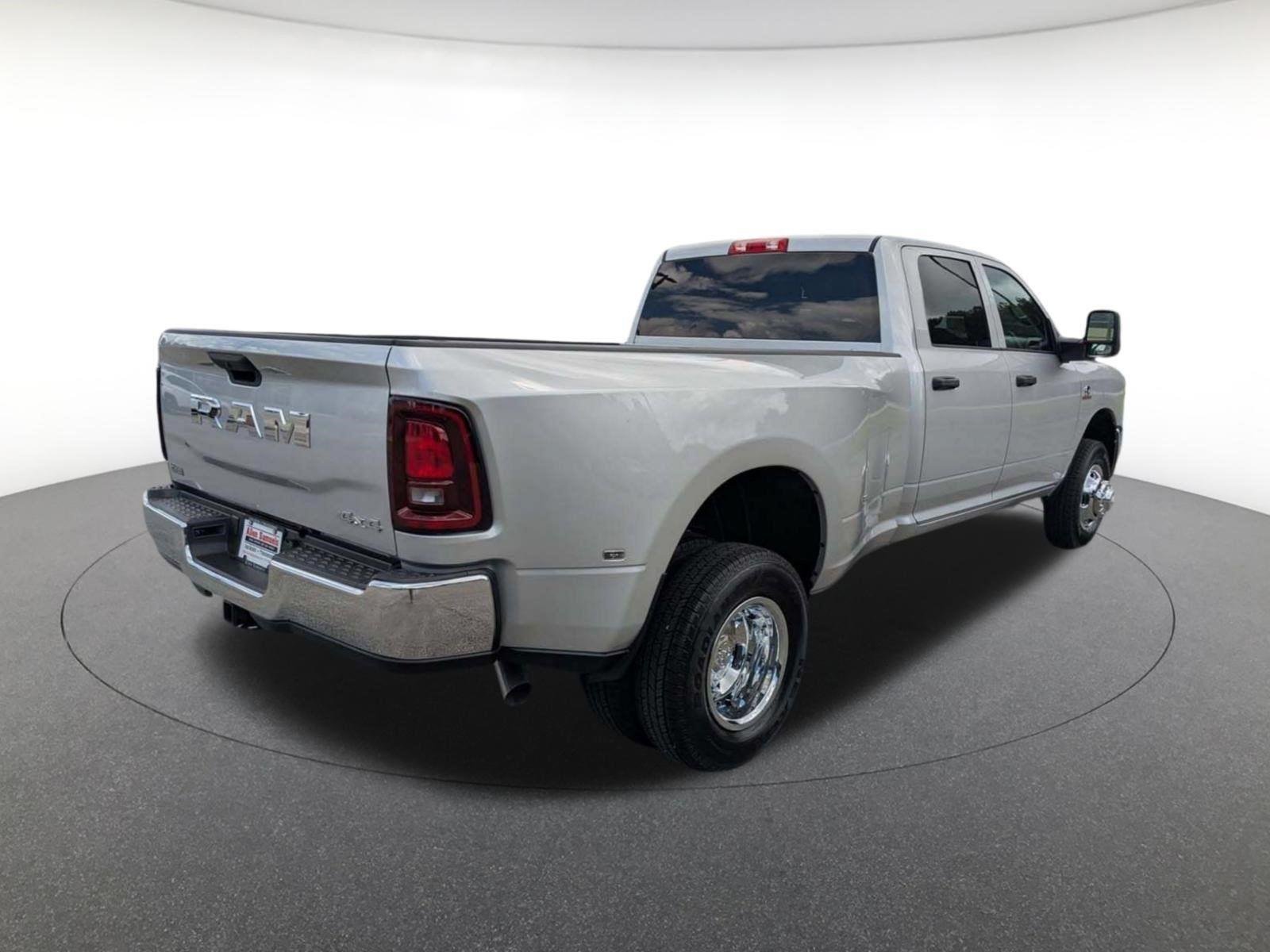 New 2026 Silver-Zynith Exterior Paint RAM Tradesman image 5