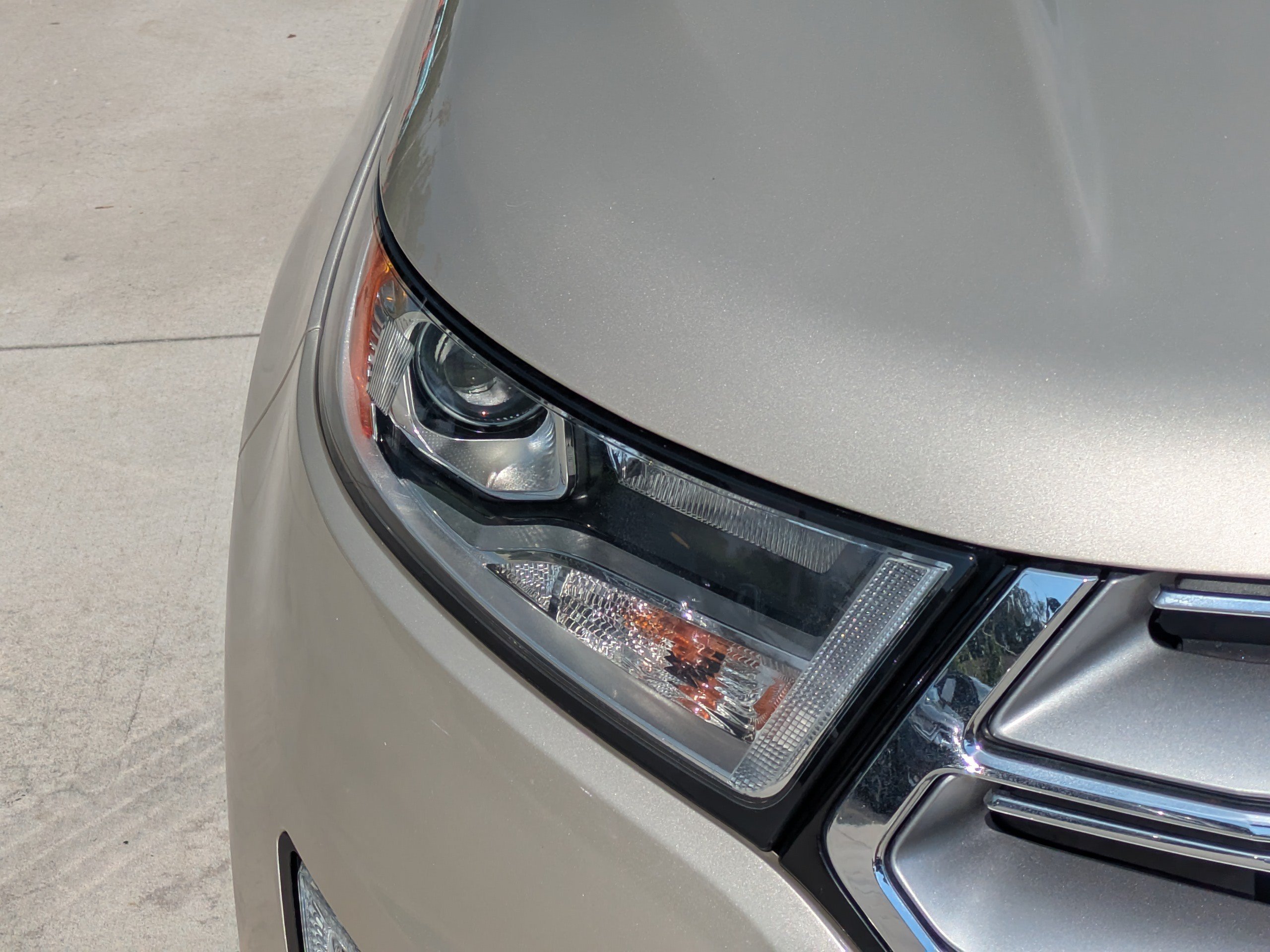 Used 2018  Ford SEL image 7