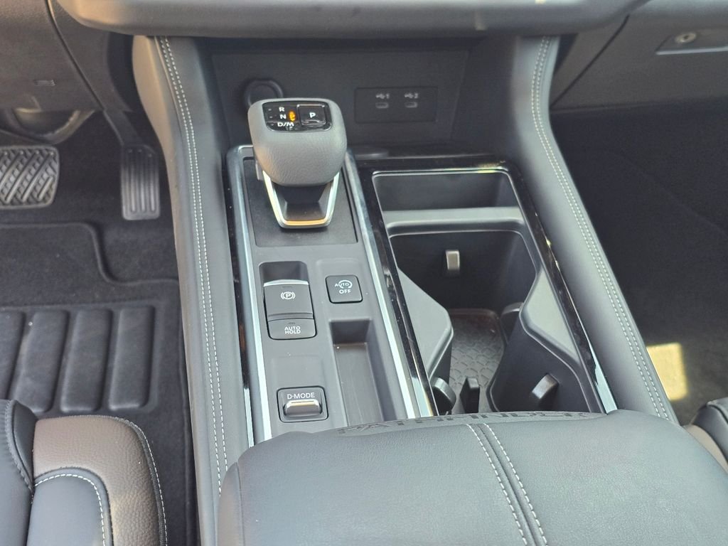 Used 2026 White Nissan Platinum image 21