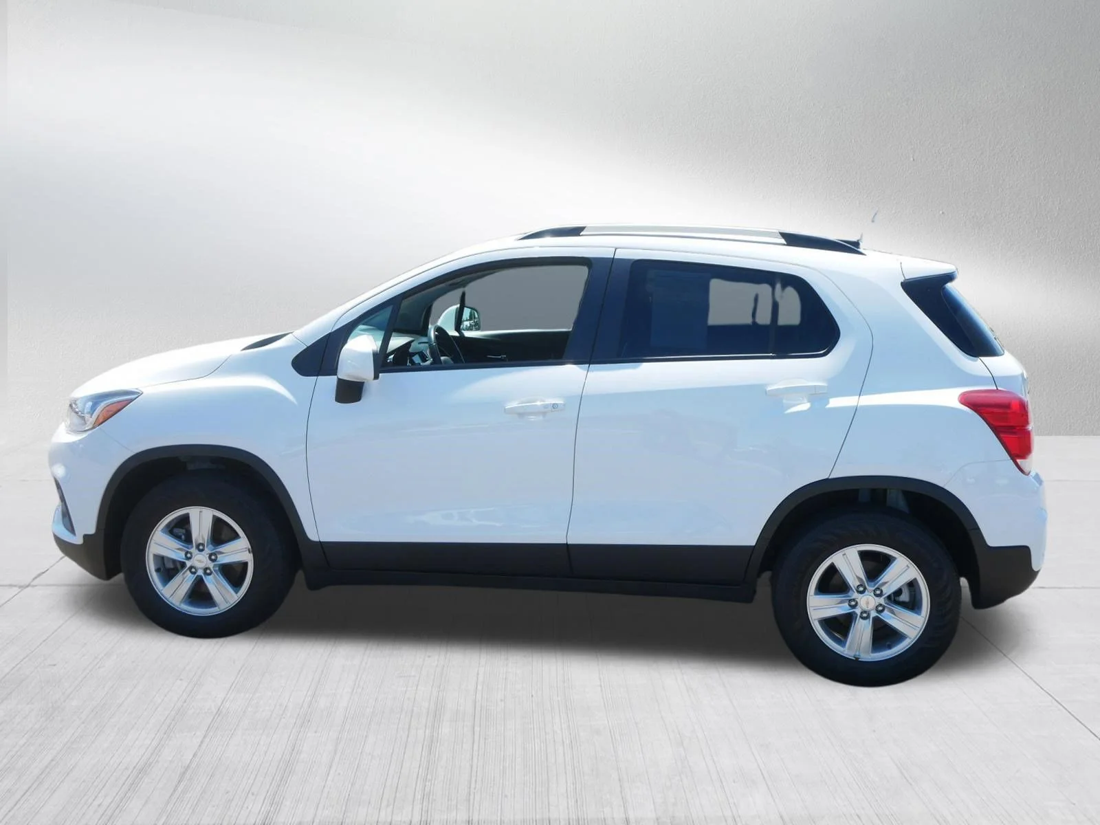 Used 2022 Summit White Chevrolet LT image 4