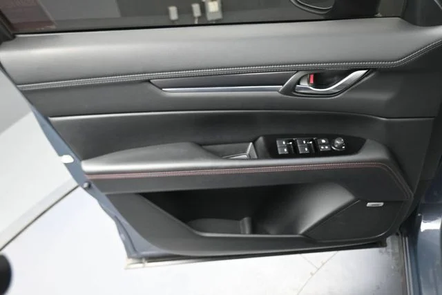 Used 2025 Gray Mazda 2.5 S Carbon Edition image 27