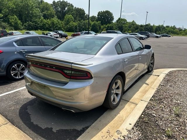 Used 2015 Silver Dodge SE image 6