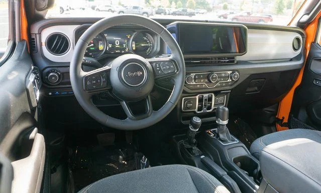 Used 2025 Orange Jeep Sport S 4xe image 13