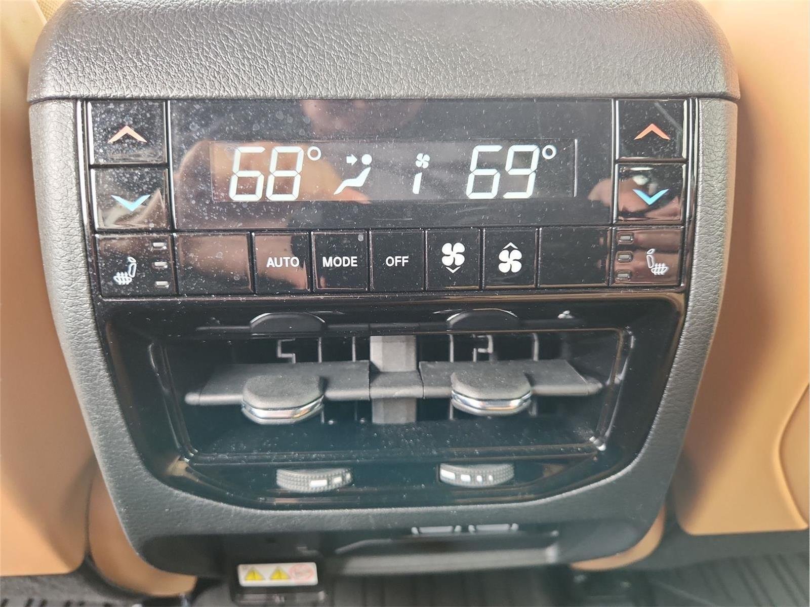 Used 2025 White Jeep Summit 4x4 image 22