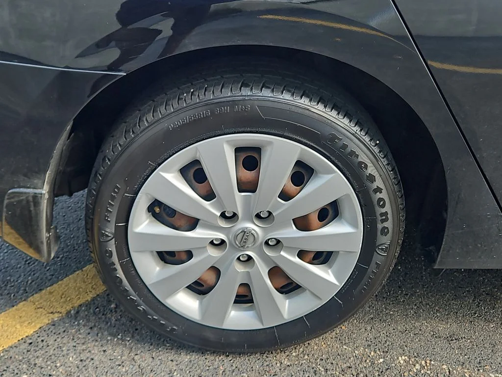 Used 2019 Black Nissan S image 6