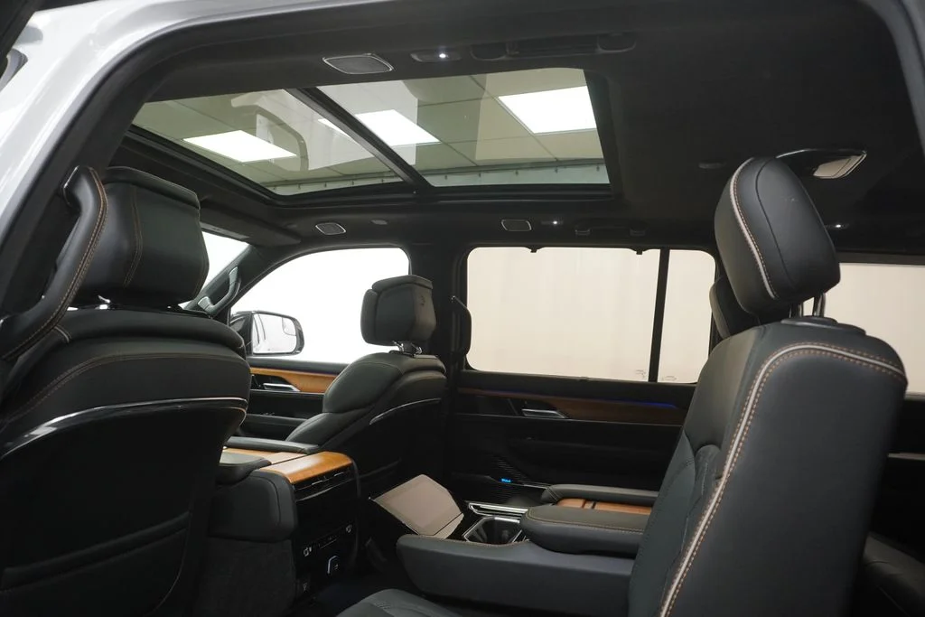 Used 2023 White Jeep Series III image 3