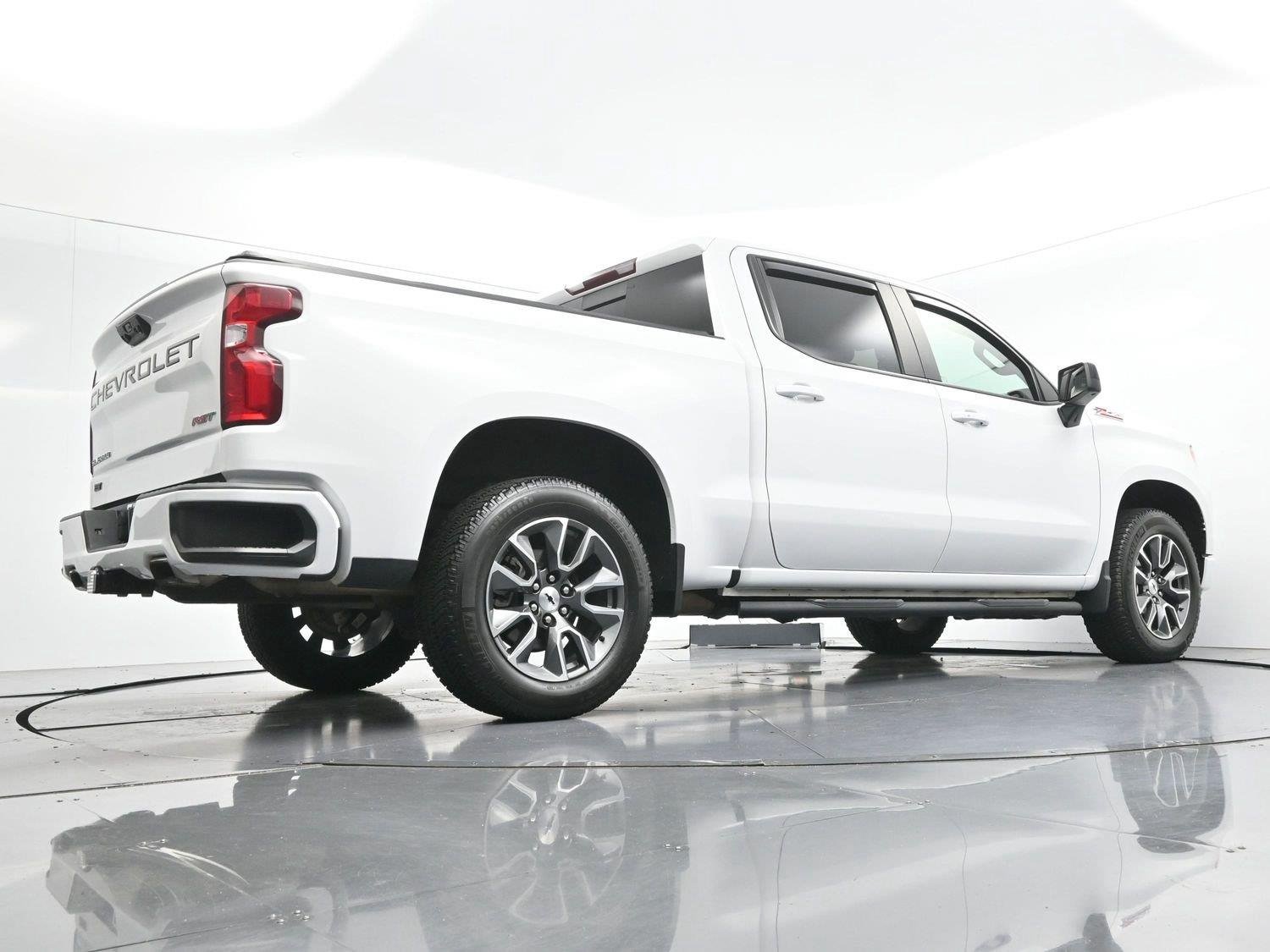 Used 2023 SUMMIT WHITE Chevrolet RST image 52