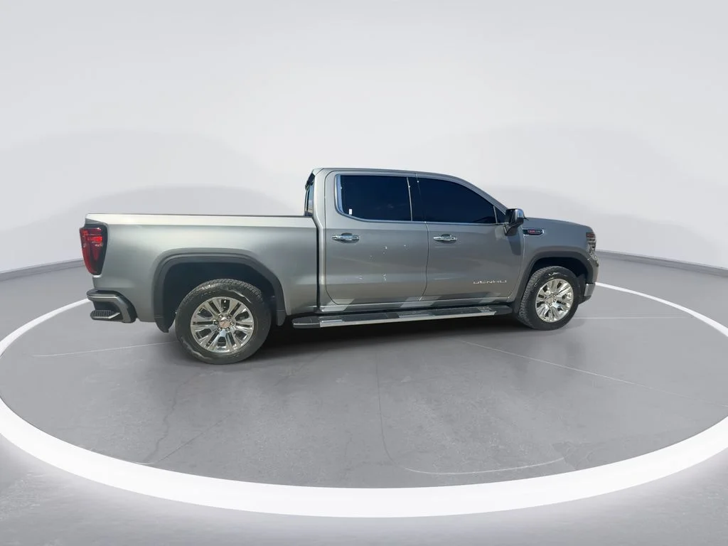 Used 2025 Silver GMC Denali image 9