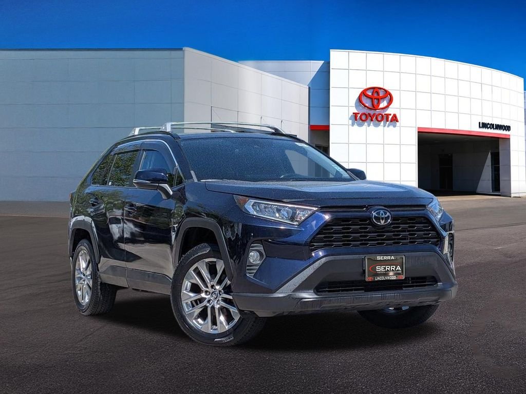 Used 2020 Blue Toyota XLE Premium image 9
