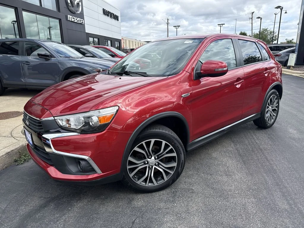 Used 2016  Mitsubishi ES image 7