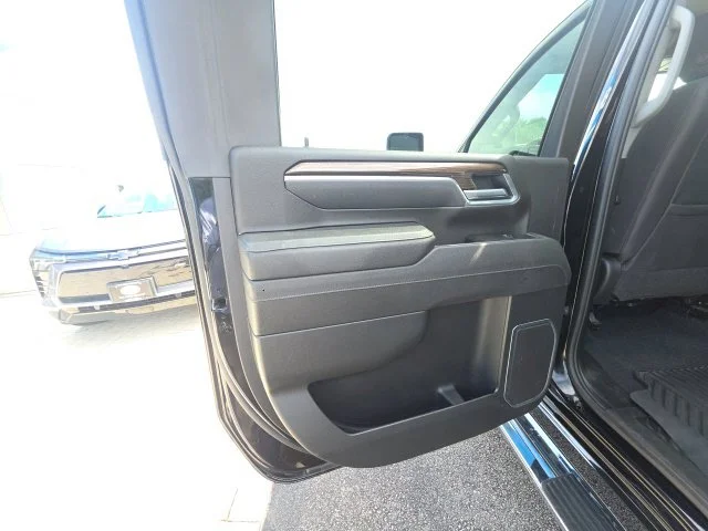 Used 2025 Black Chevrolet LT image 23