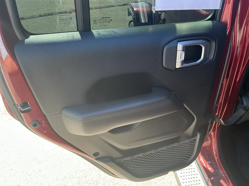 Used 2021 Snazzberry Pearl Jeep Unlimited Altitude image 16