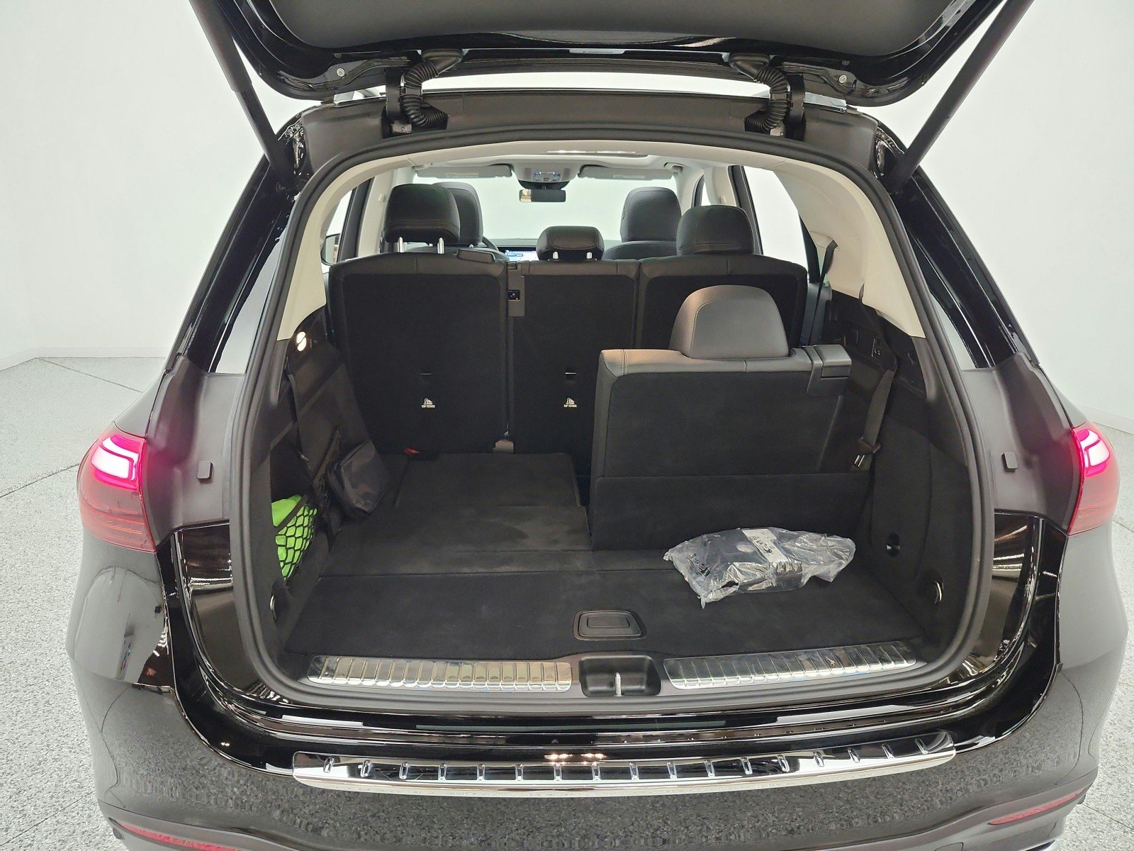 Certified Used 2024 Black Mercedes-Benz GLE 450 4MATIC® SUV image 21