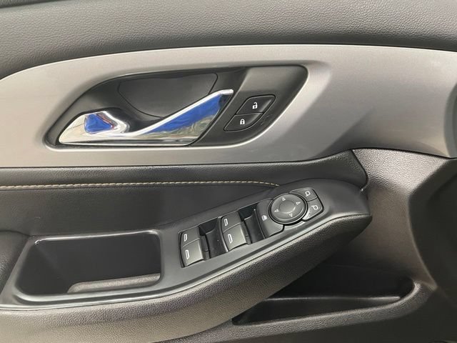 2021 Chevrolet Traverse LS - Photo 11