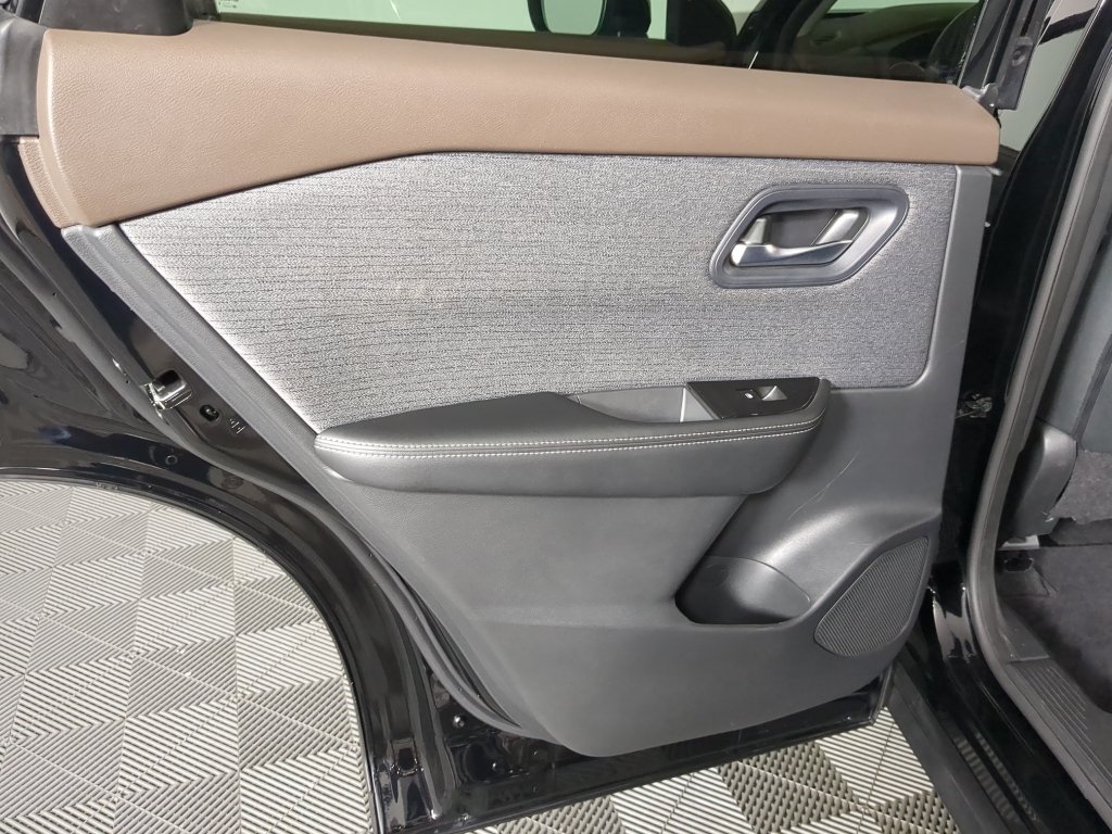 Certified Used 2023 SUPER BLACK Nissan SV image 17