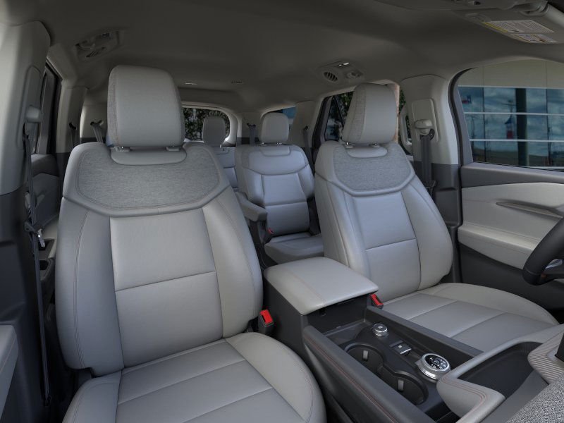 New 2026 Star White Metallic Tri-Coat Ford Active image 10