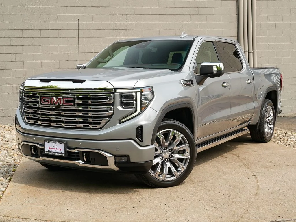 2024 GMC Sierra 4WD Crew Cab Short Box Denali's photo