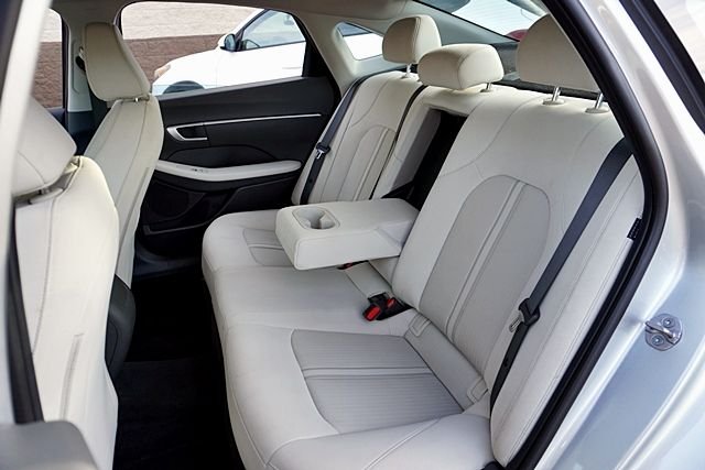 Used 2024 Silver Hyundai SEL image 14