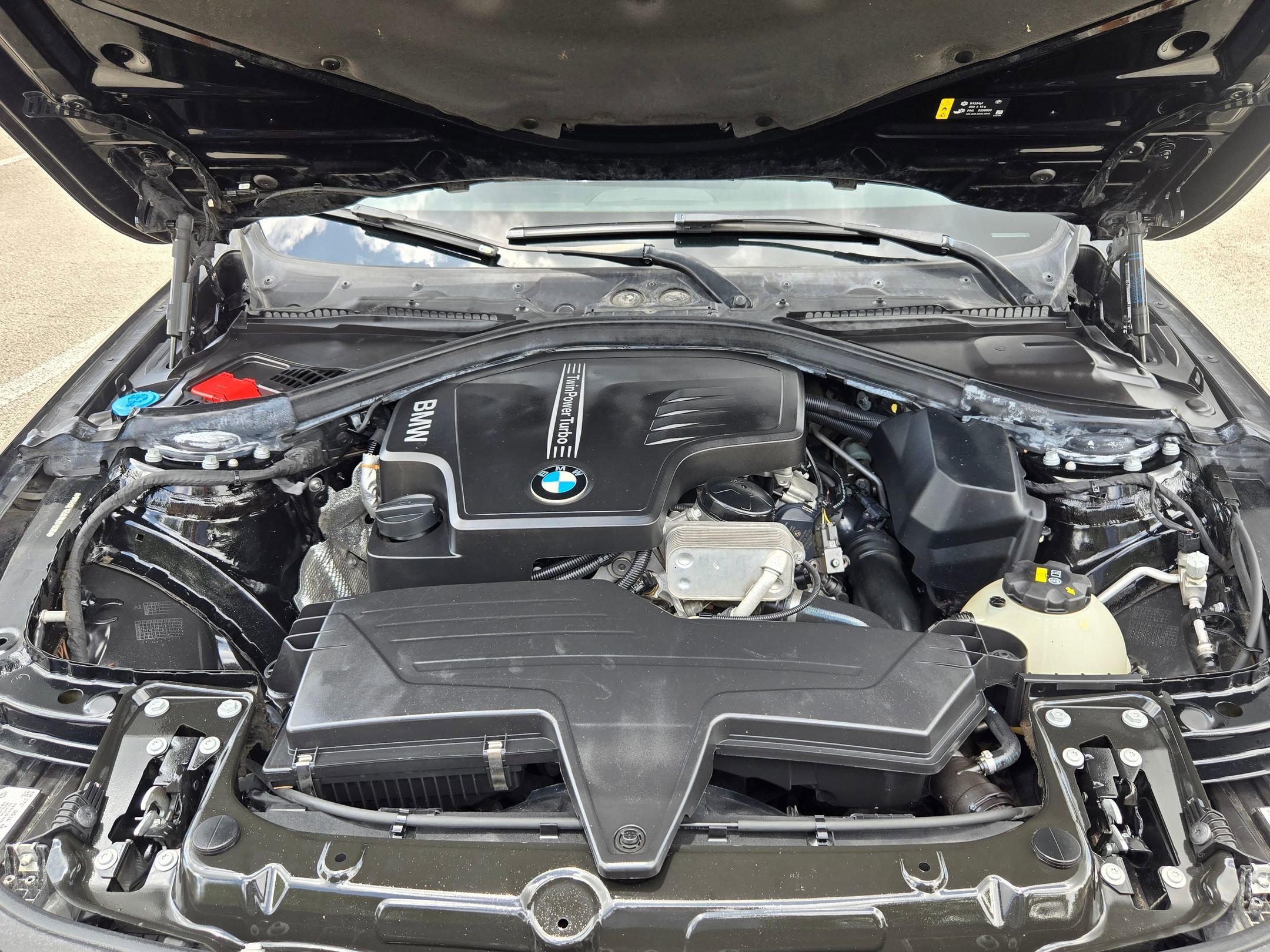 Used 2018 Black BMW 320i image 29