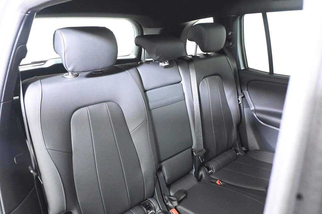 New 2026 Cirrus Silver Metallic Mercedes-Benz GLB 250 image 32