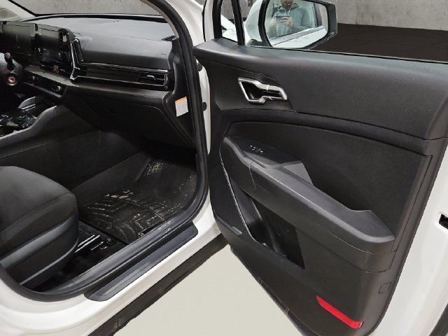 Used 2023 White Kia LX image 17