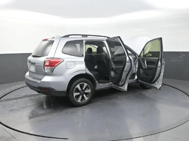 Used 2018 Silver Subaru 2.5i image 45