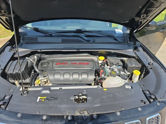 Used 2018 Black Jeep Latitude image 30