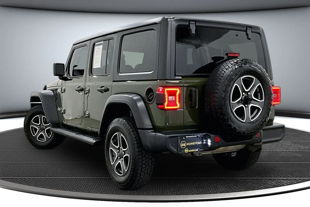 Used 2021 Green Jeep Unlimited Sport S image 4