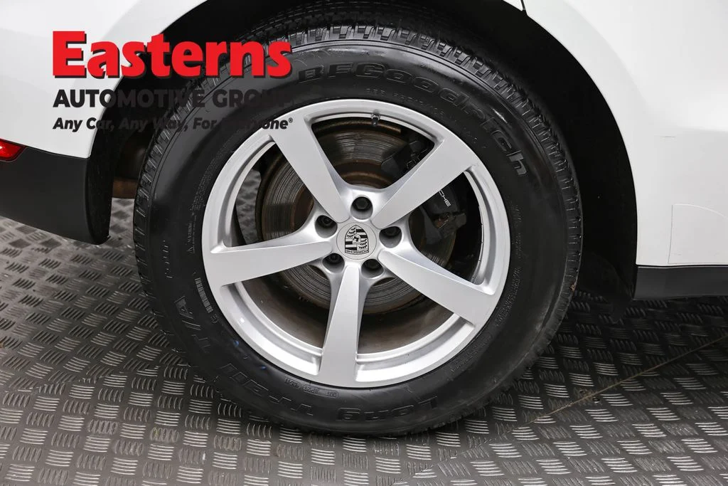 Used 2021 White Porsche Base image 36