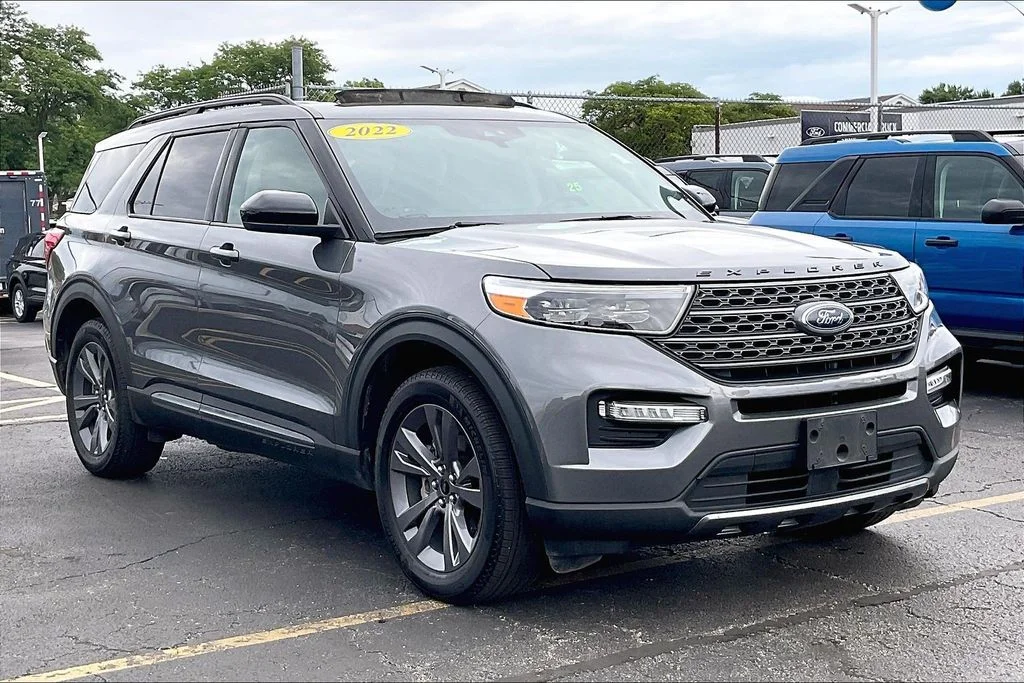 Used 2022 Gray Ford XLT image 35