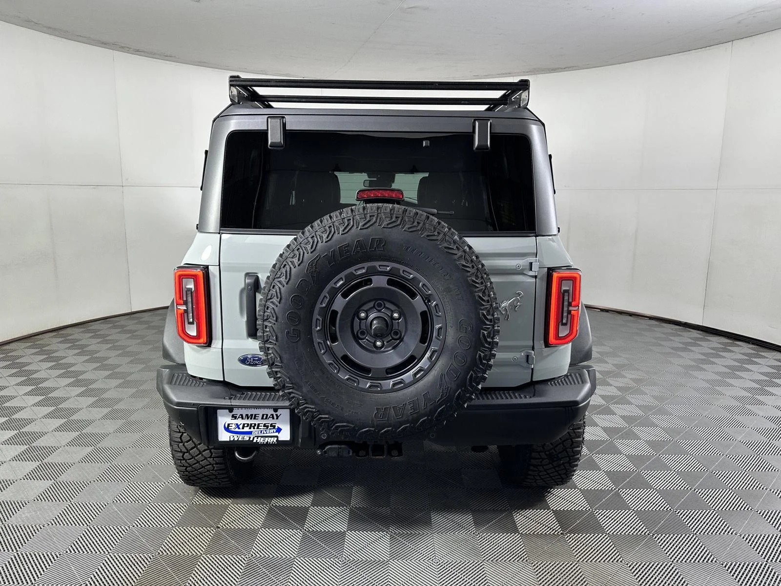 Used 2023 Cactus Gray Ford Everglades Advanced image 34