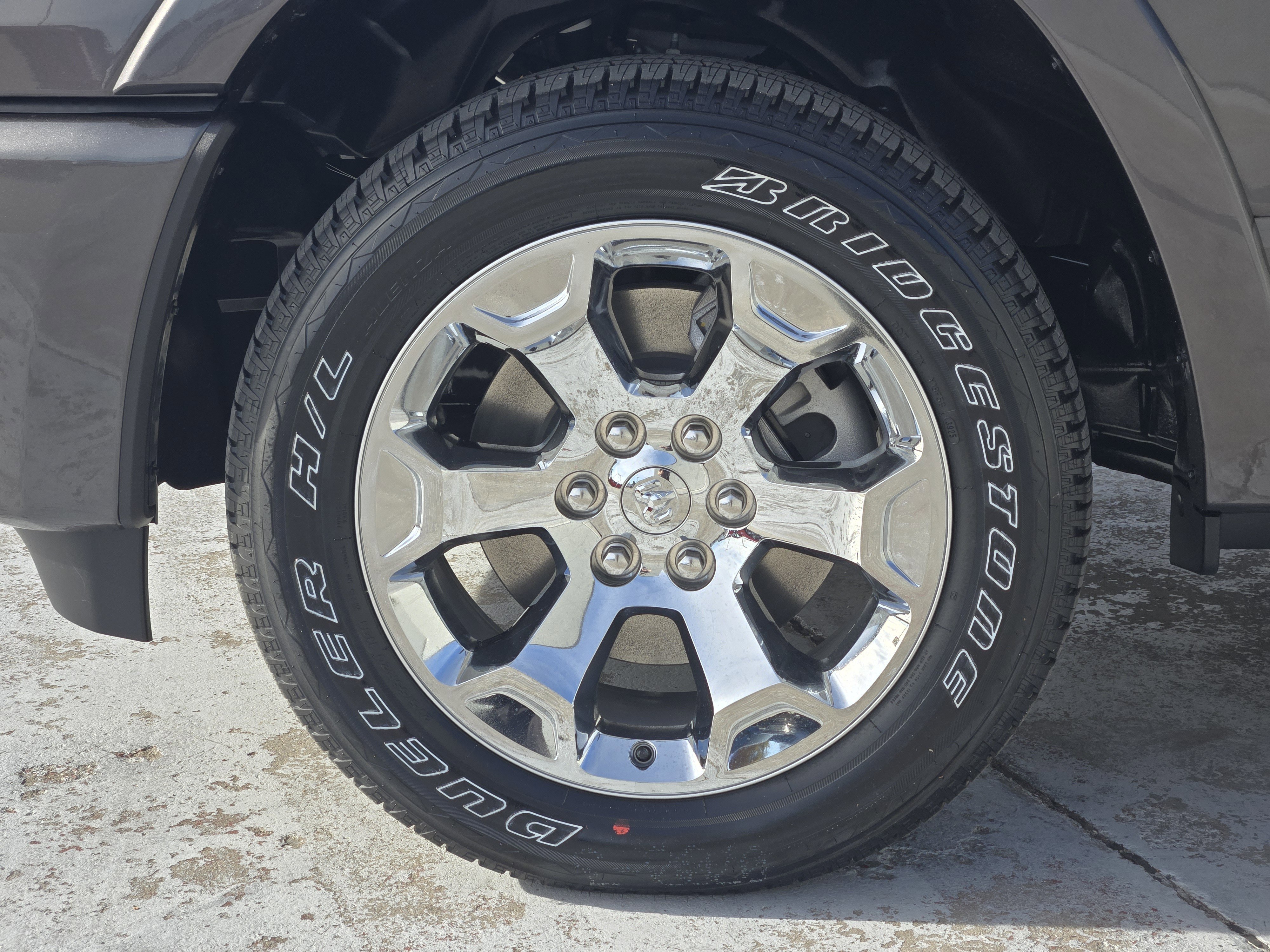 New 2026 Granite Crystal Metallic Clear-Coat Exterior Paint RAM Big Horn image 10