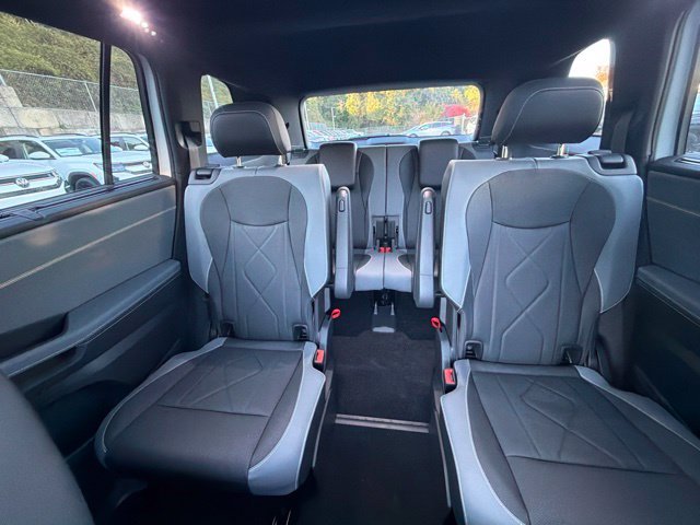 New 2027 White Volkswagen SEL image 17