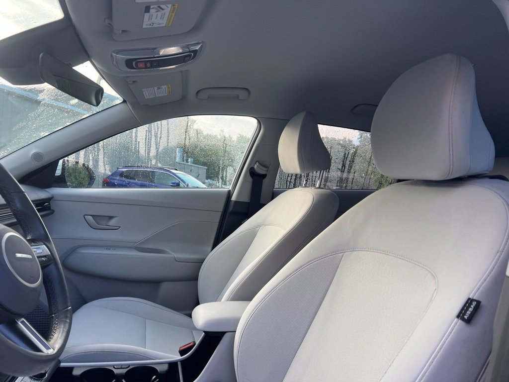 Certified Used 2025 White Hyundai SEL Convenience image 9