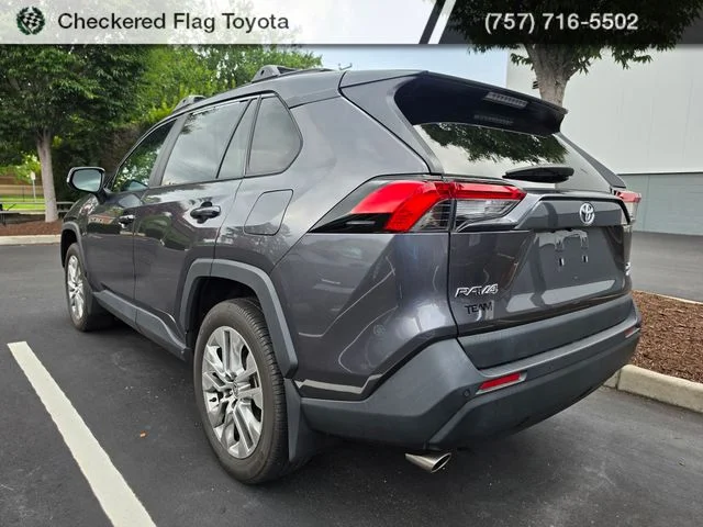 Used 2024 Magnetic Gray Metallic Toyota XLE Premium image 4