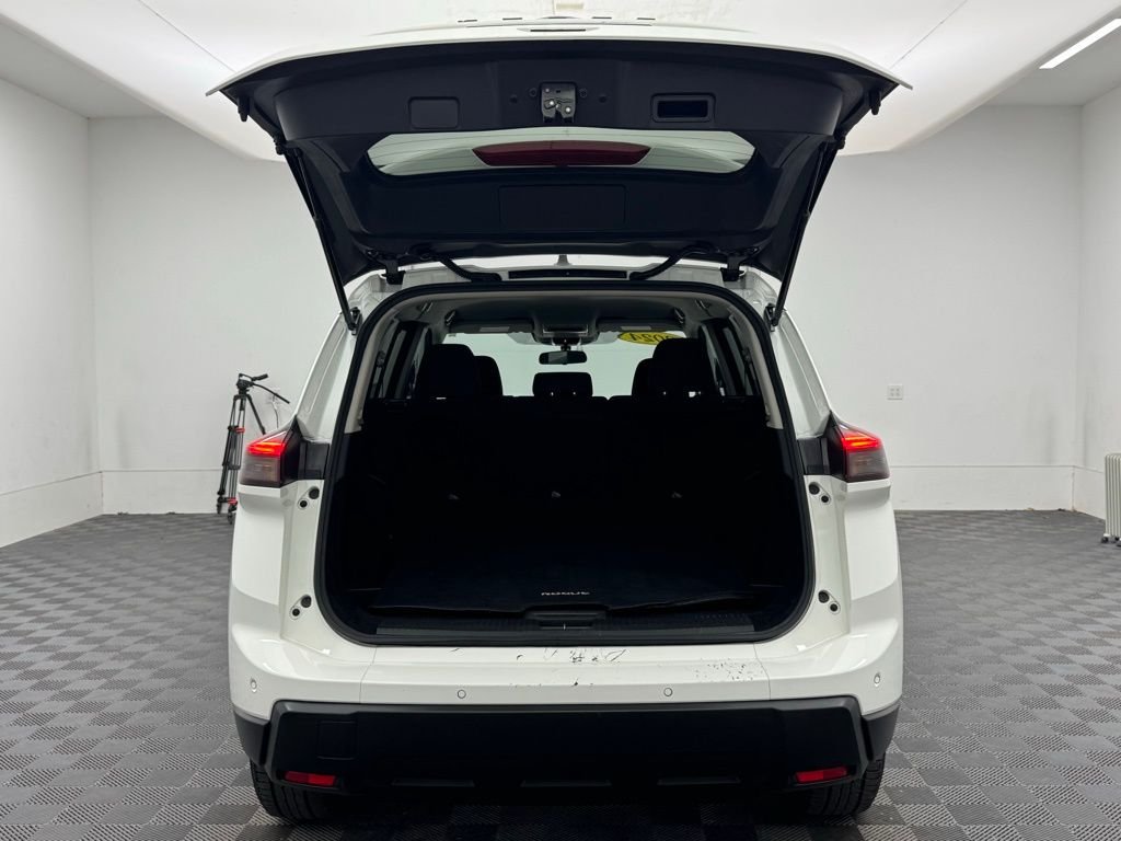 Used 2024 Glacier White Nissan S image 8