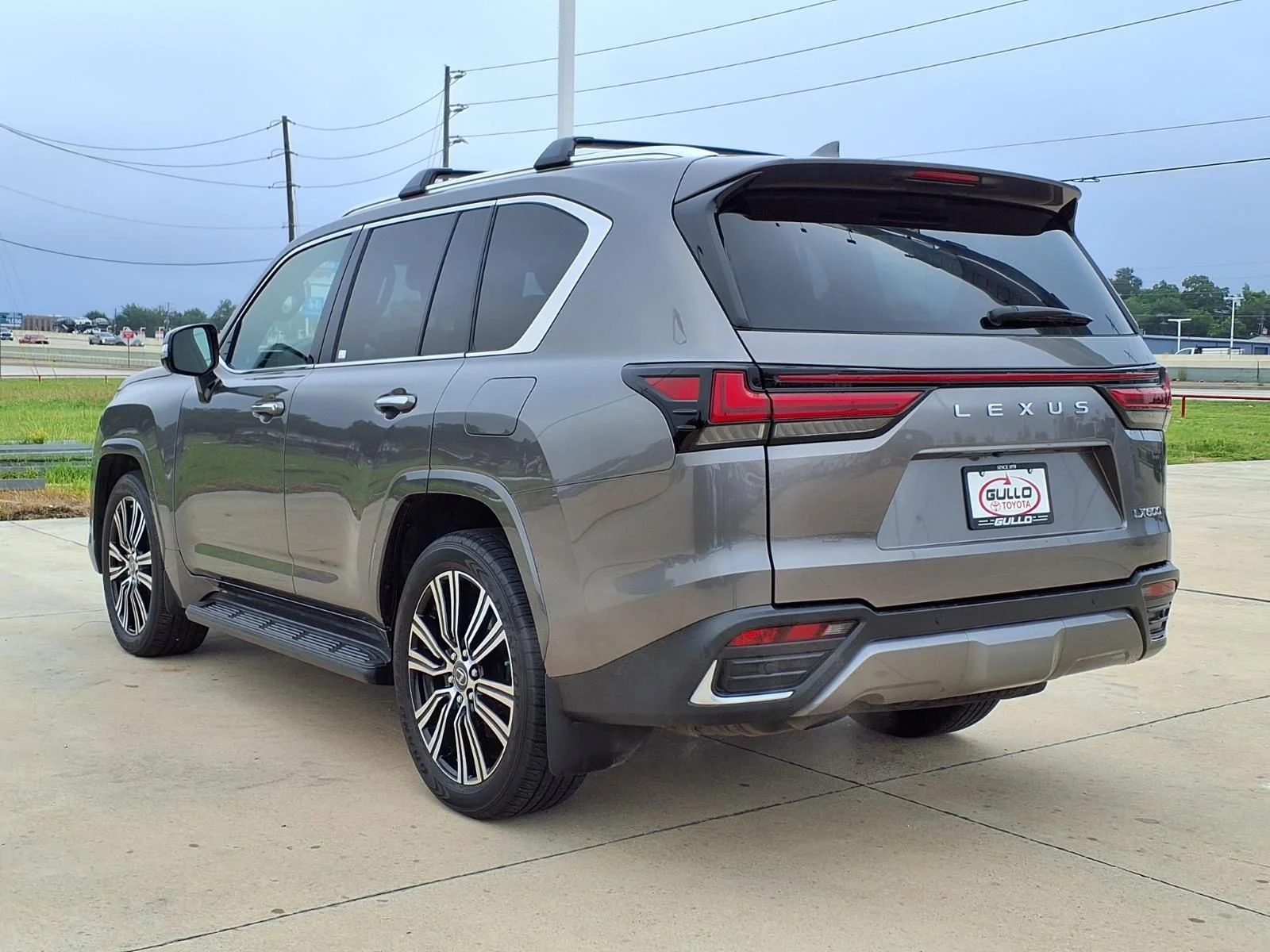 Used 2024 Gray Lexus 600 Luxury image 2