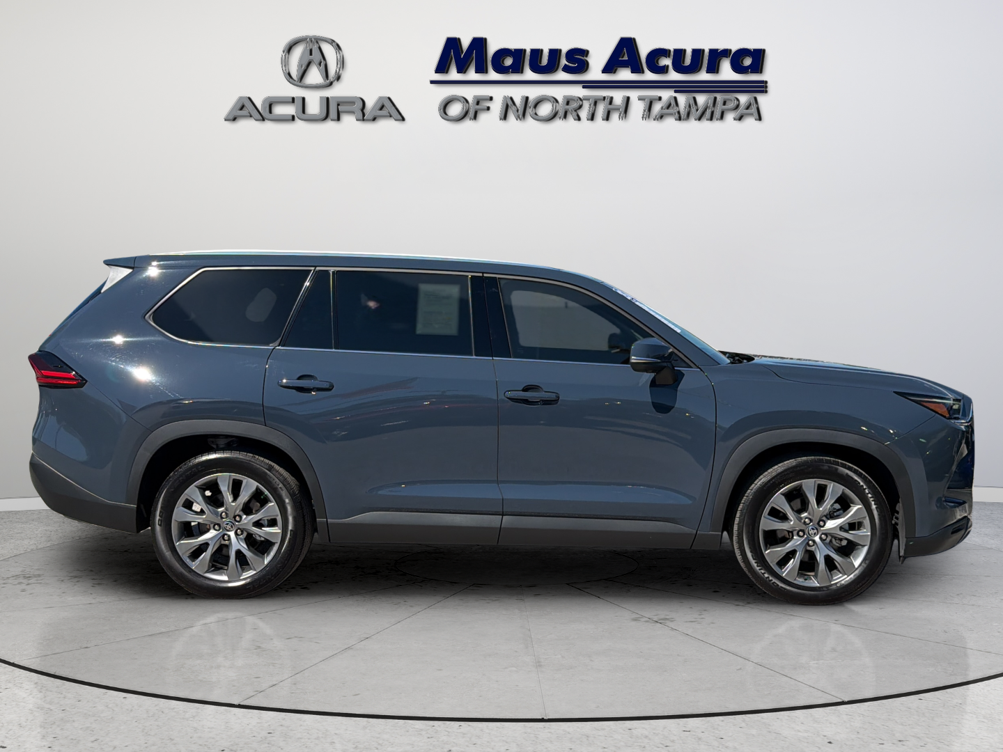 Used 2025 Cloud Toyota Limited image 13