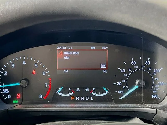 Used 2020 Oxford White Ford SE image 14