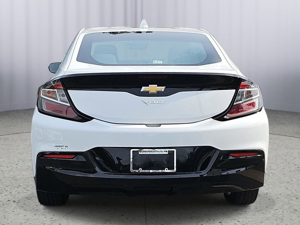 Used 2017 White Chevrolet LT image 4