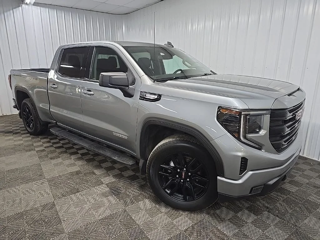 Used 2024 Silver GMC Elevation image 7