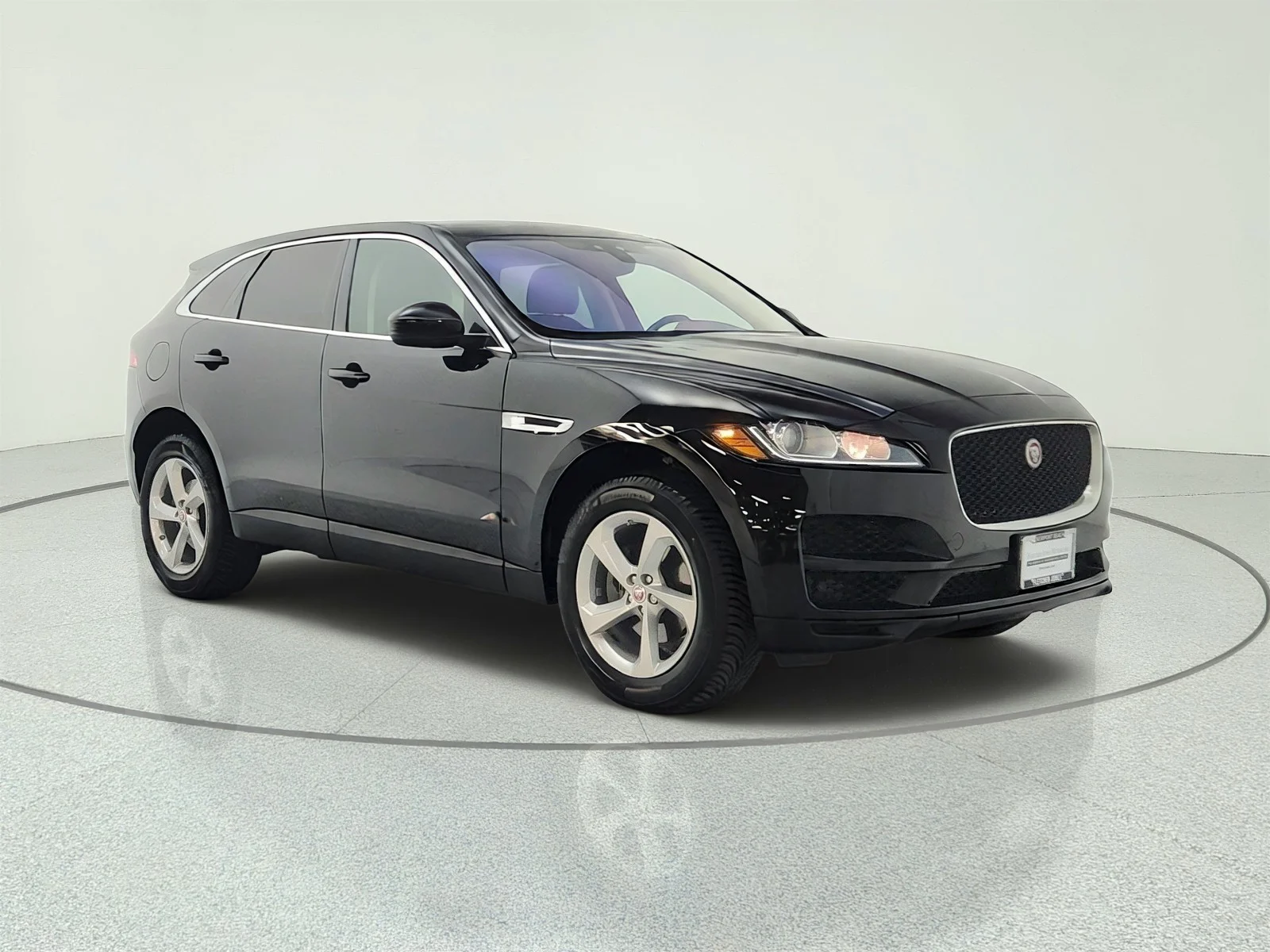Used 2019 Narvik Black Jaguar 25t Premium AWD image 3